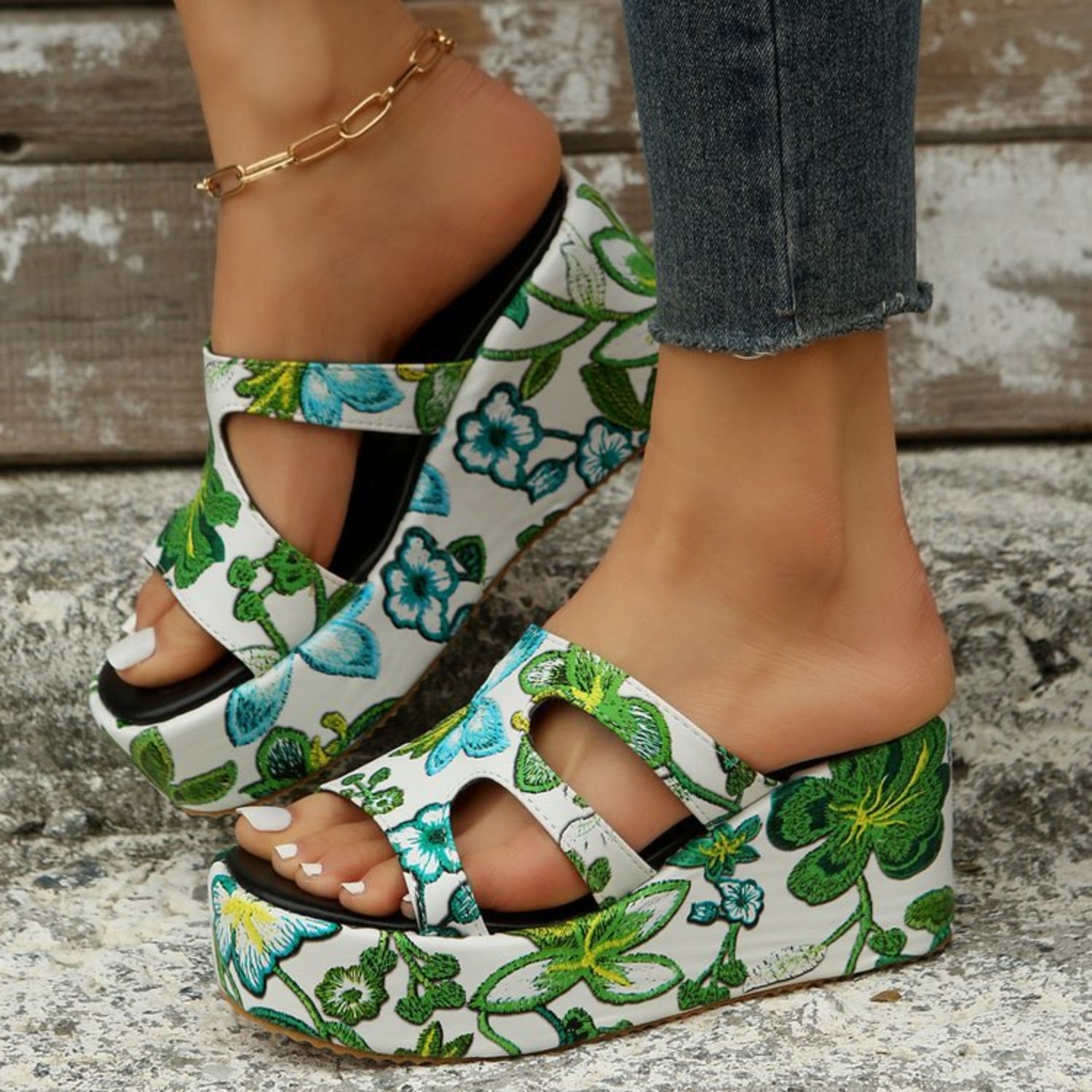 Thunder Chick Fitness Cutout Floral Peep Toe Sandals